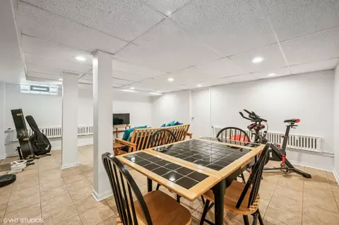 Dining - 3043 Thayer St, Evanston, IL 60201 photo 3 of 3