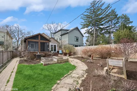 Exterior - 3043 Thayer St, Evanston, IL 60201 photo 6 of 6