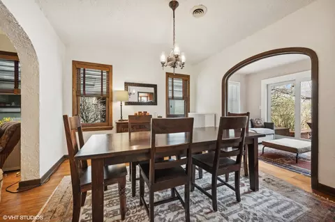 Dining - 3043 Thayer St, Evanston, IL 60201 photo 2 of 3