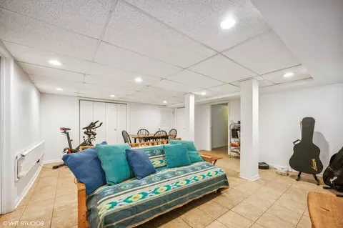 Living - 3043 Thayer St, Evanston, IL 60201 photo 5 of 5