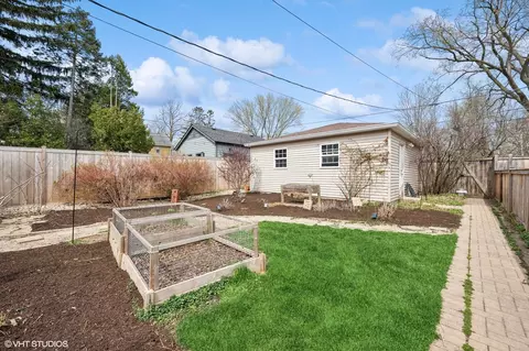 Exterior - 3043 Thayer St, Evanston, IL 60201 photo 5 of 6