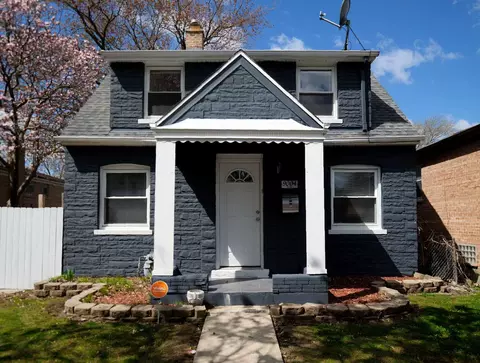 9004 S Lowe Ave, Chicago, IL 60620