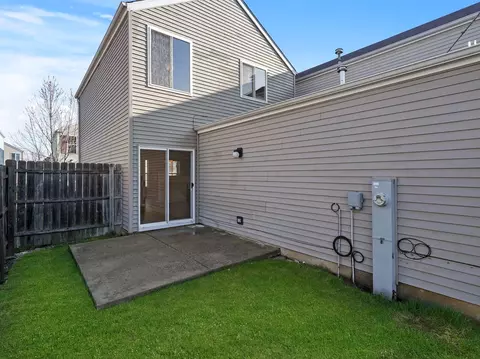 Exterior - 796 Symphony Dr, Aurora, IL 60504 photo 7 of 8