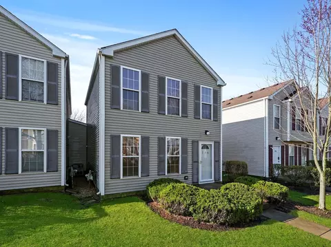 Exterior - 796 Symphony Dr, Aurora, IL 60504 photo 6 of 8