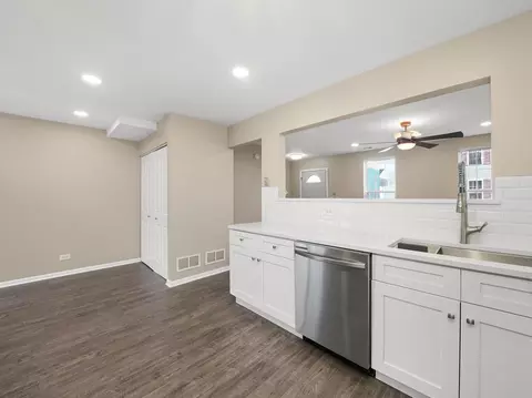 Kitchen - 796 Symphony Dr, Aurora, IL 60504 photo 4 of 5