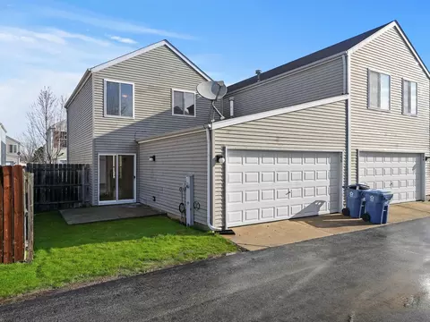 Exterior - 796 Symphony Dr, Aurora, IL 60504 photo 8 of 8