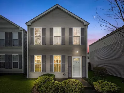 Exterior - 796 Symphony Dr, Aurora, IL 60504 photo 2 of 8