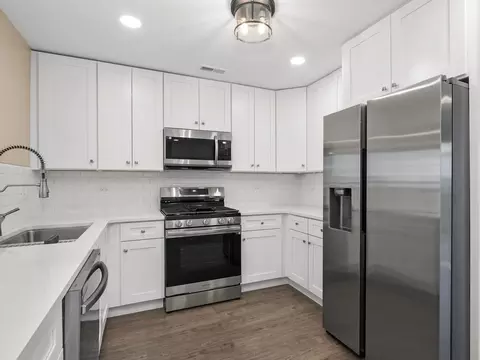 Kitchen - 796 Symphony Dr, Aurora, IL 60504 photo 1 of 5