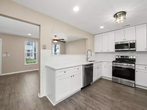 Kitchen - 796 Symphony Dr, Aurora, IL 60504 photo 2 of 5