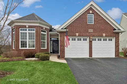 3870 Eagle Ridge Dr, Elgin, IL 60124