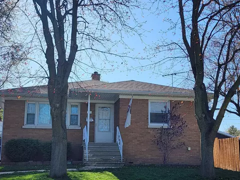 1809 N Hickory St, Crest Hill, IL 60403