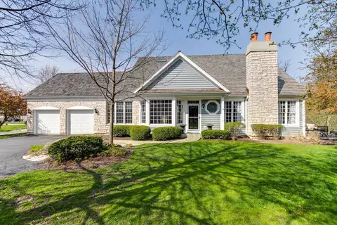 598 Wharton Dr, Lake Forest, IL 60045