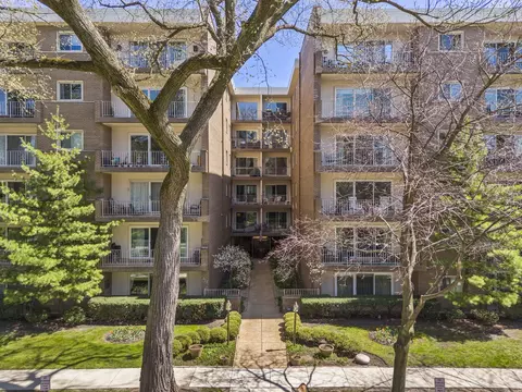411 Ashland Ave #5A, River Forest, IL 60305