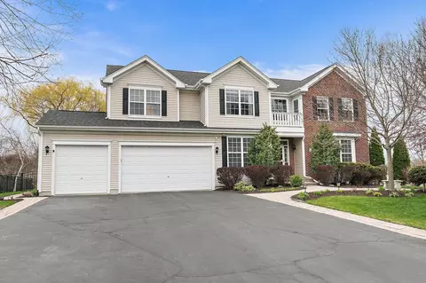 1444 Essex Dr, Hoffman Estates, IL 60192