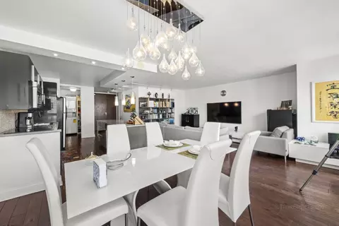 Dining - 360 E Randolph St #3205, Chicago, IL 60601 photo 3 of 6