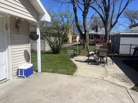 Exterior - 9010 Bartlett Ave, Brookfield, IL 60513 photo 17 of 20