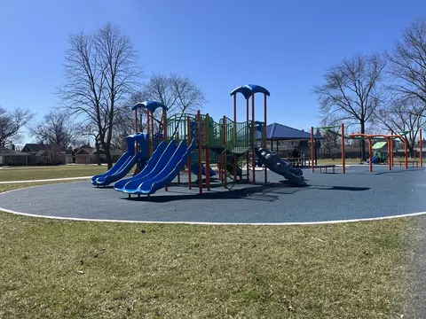 View/Area - 9010 Bartlett Ave, Brookfield, IL 60513 photo 3 of 3