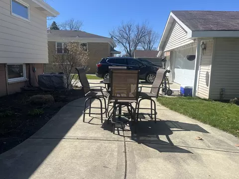 Exterior - 9010 Bartlett Ave, Brookfield, IL 60513 photo 16 of 20