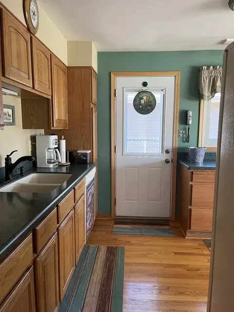 Kitchen - 9010 Bartlett Ave, Brookfield, IL 60513 photo 4 of 4