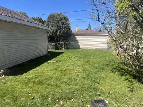 Exterior - 9010 Bartlett Ave, Brookfield, IL 60513 photo 19 of 20