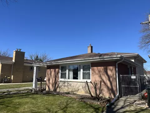 Exterior - 9010 Bartlett Ave, Brookfield, IL 60513 photo 2 of 20