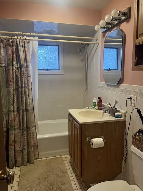Bath - 9010 Bartlett Ave, Brookfield, IL 60513 photo 1 of 4