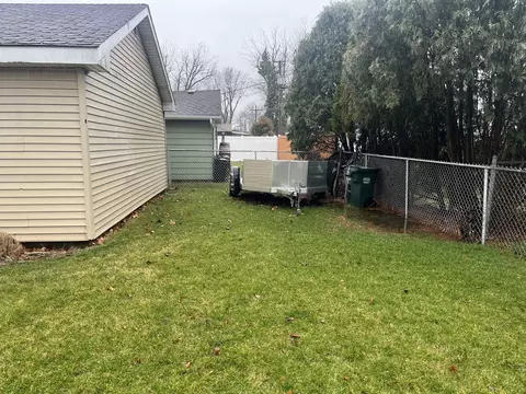 Exterior - 9010 Bartlett Ave, Brookfield, IL 60513 photo 11 of 20