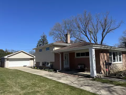 Exterior - 9010 Bartlett Ave, Brookfield, IL 60513 photo 3 of 20