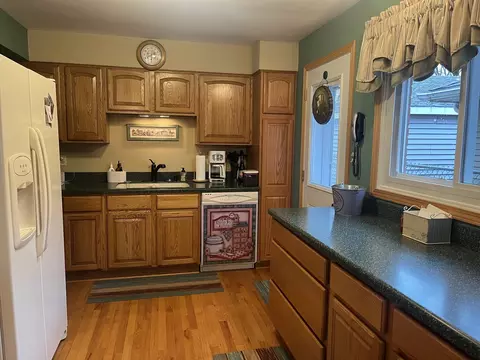Kitchen - 9010 Bartlett Ave, Brookfield, IL 60513 photo 3 of 4