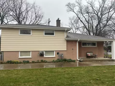Exterior - 9010 Bartlett Ave, Brookfield, IL 60513 photo 9 of 20