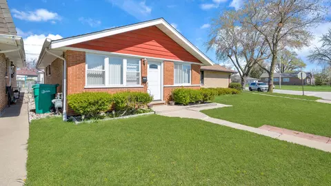 Exterior - 5202 State Rd, Burbank, IL 60459 photo 5 of 6