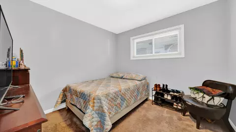 Bedroom - 5202 State Rd, Burbank, IL 60459 photo 1 of 2