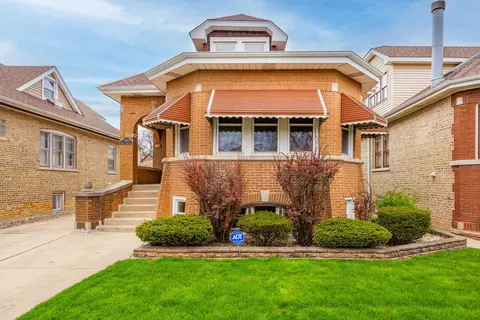 2930 N Mont Clare Ave, Chicago, IL 60634