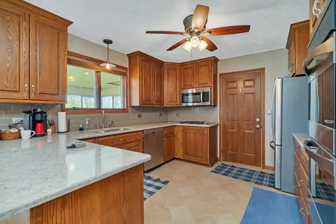236 Grant St, Seneca, IL 61360 photo 3