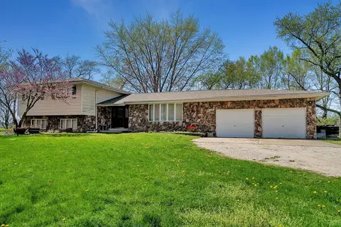 236 Grant St, Seneca, IL 61360