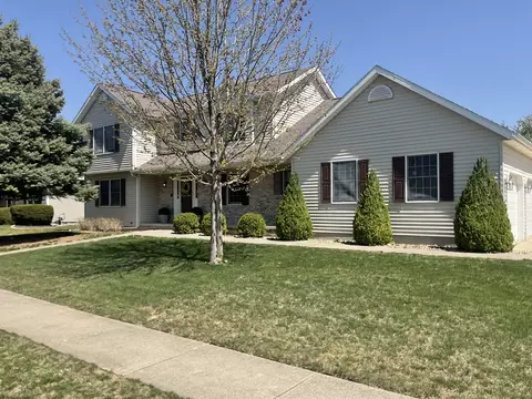 1203 Kenneth Dr, Bloomington, IL 61704