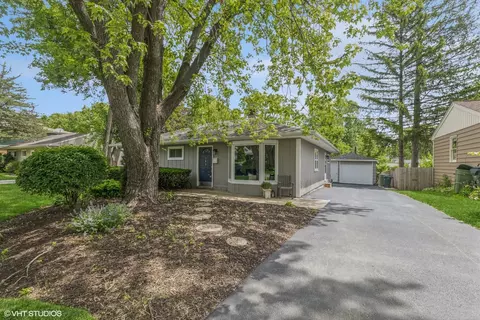 143 George St, Barrington, IL 60010