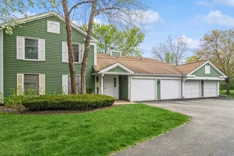 38 Glencoe Ct #102D, Naperville, IL 60565