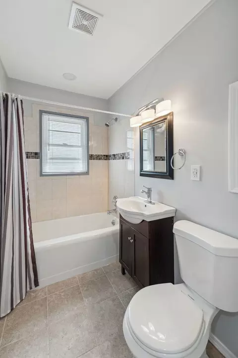 Bath - 1525 Harding Ave, Berkeley, IL 60163 photo 1 of 2