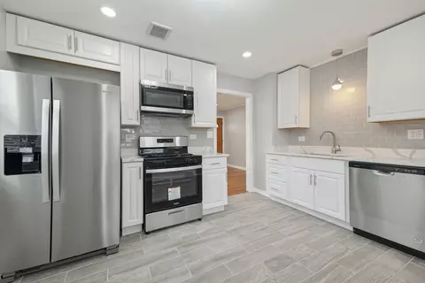 Kitchen - 1525 Harding Ave, Berkeley, IL 60163 photo 2 of 3