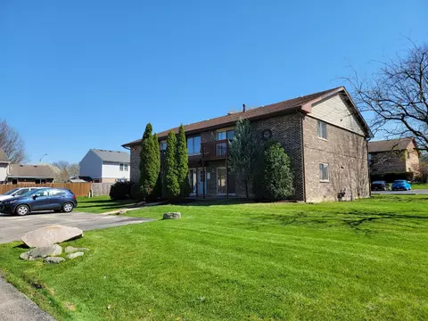 1131 Florence Dr, Westmont, IL 60559