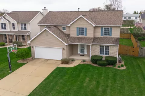 Exterior - 3213 Clairbridge Dr, Bloomington, IL 61704 photo 4 of 11