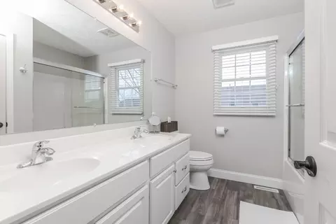 Bath - 3213 Clairbridge Dr, Bloomington, IL 61704 photo 4 of 4