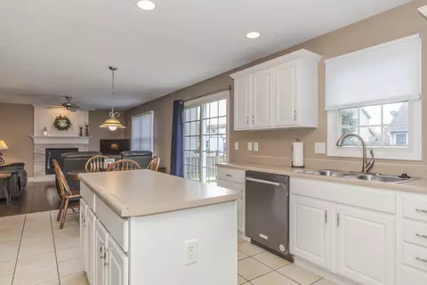 Kitchen - 3213 Clairbridge Dr, Bloomington, IL 61704 photo 4 of 4