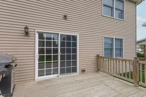 Exterior - 3213 Clairbridge Dr, Bloomington, IL 61704 photo 9 of 11