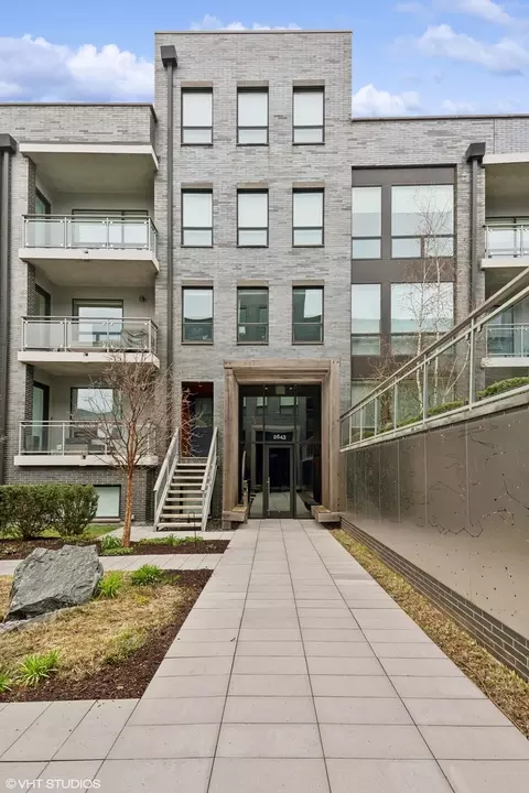 2643 N Hermitage Ave #206, Chicago, IL 60614