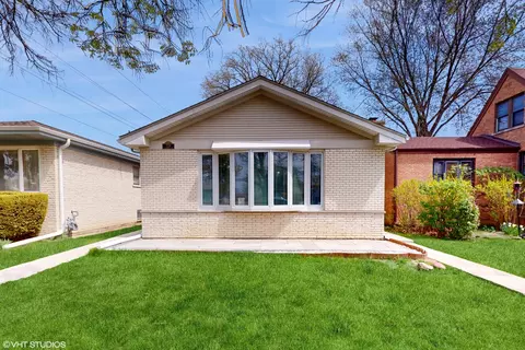 7739 Kilbourn Ave, Skokie, IL 60076