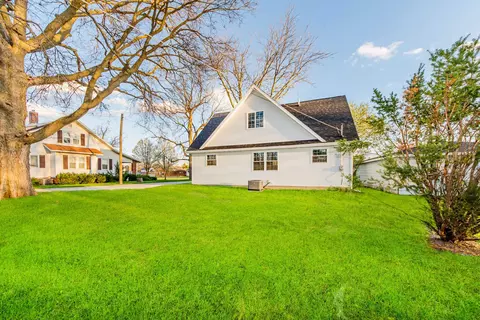 Exterior - 426 E 7th St, Minonk, IL 61760 photo 5 of 10