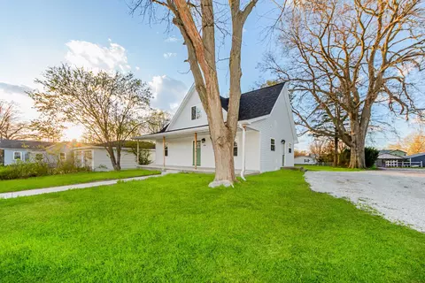 Exterior - 426 E 7th St, Minonk, IL 61760 photo 3 of 10
