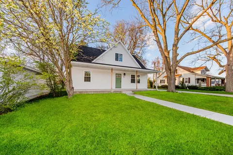 Exterior - 426 E 7th St, Minonk, IL 61760 photo 7 of 10